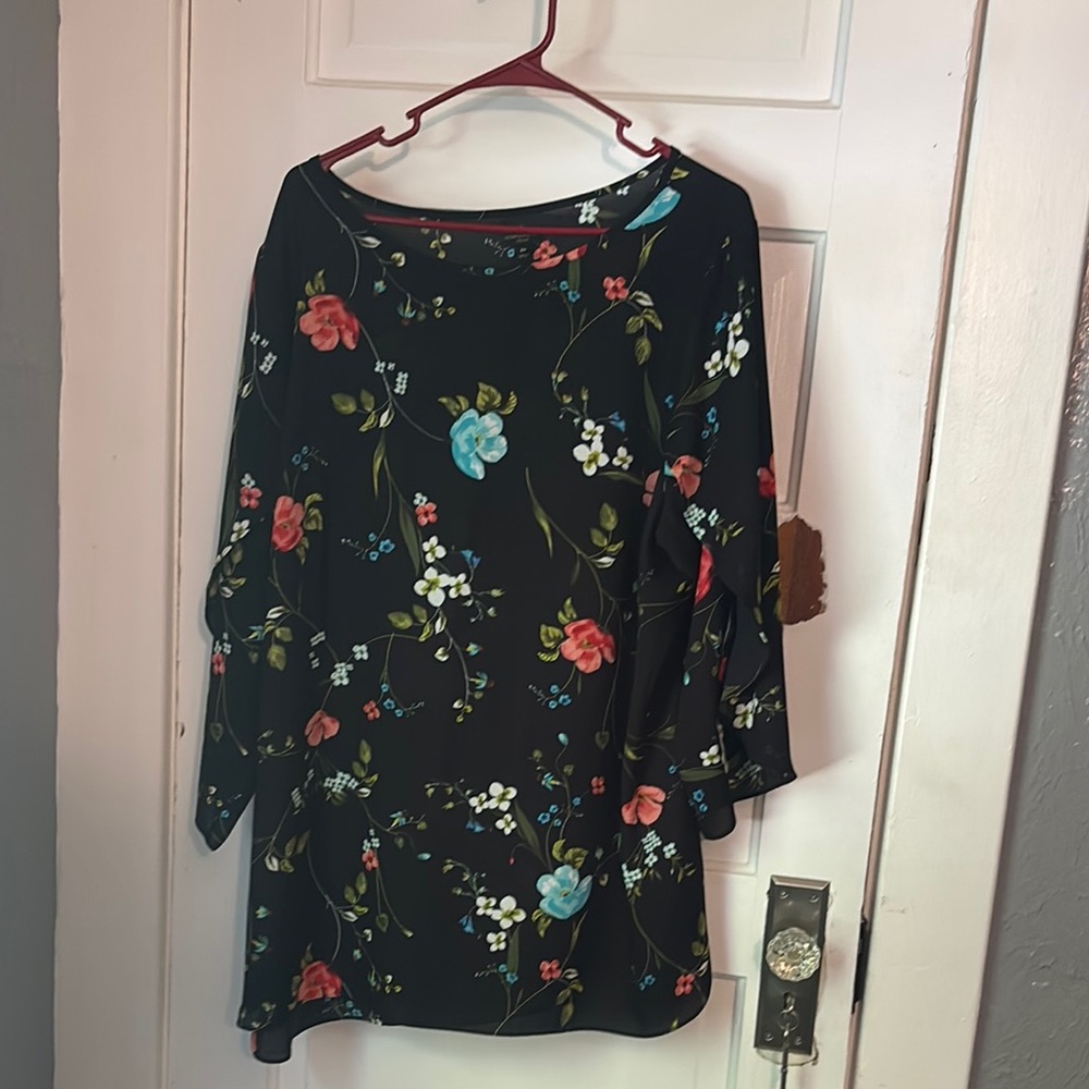 Worthington Black Floral Top